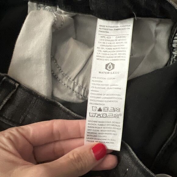 Levi’s Signature Shorts Boys 18 Regular Loose Skate Fit Black Denim Y2K - Picture 4 of 7